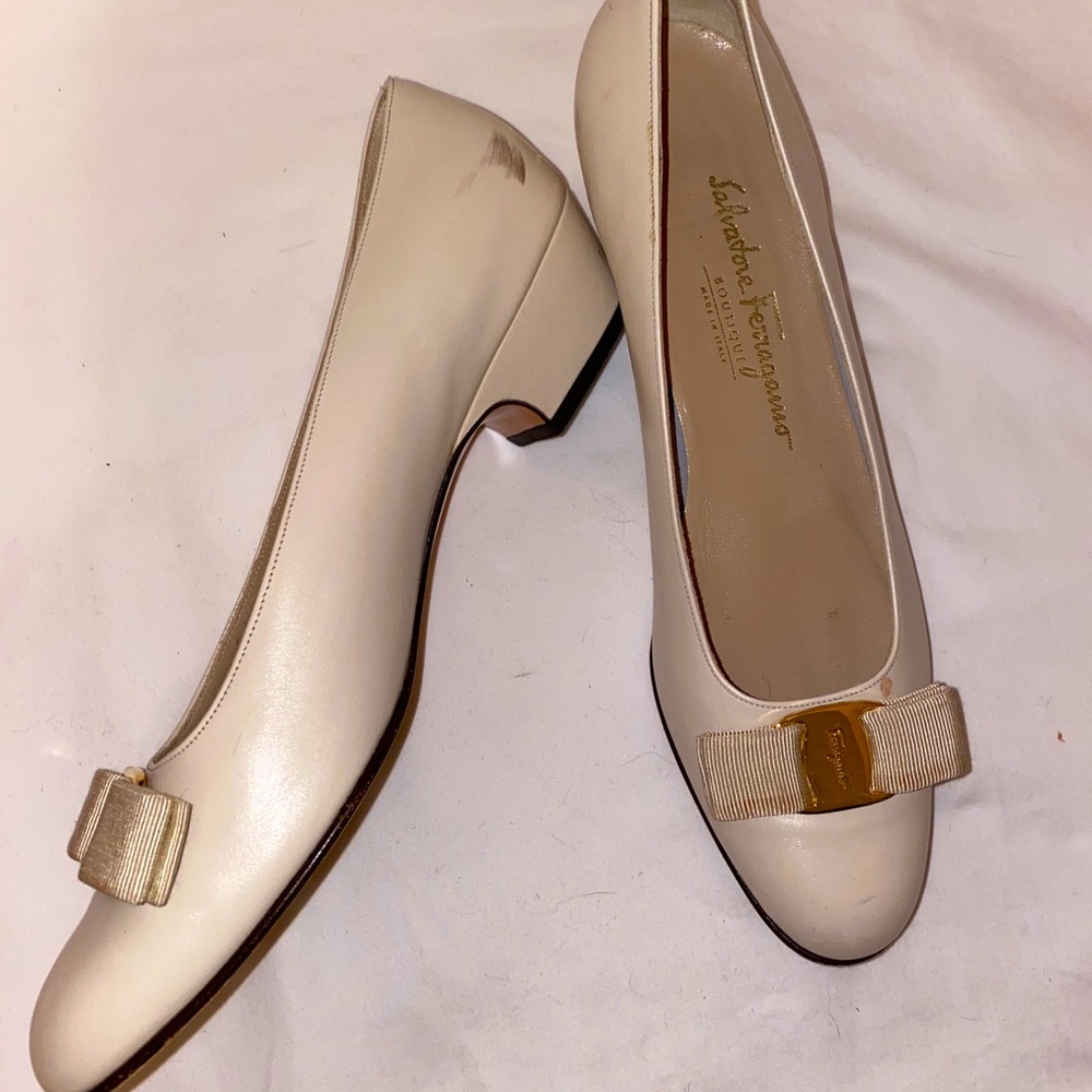 Salvatore Ferragamo "Lillaz” leather pump.
